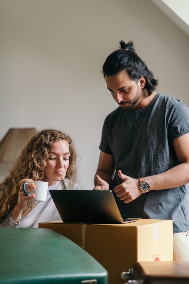 how to choose side hustles for moms
