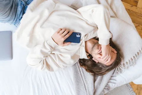 Sering Merasa Lelah? Waspada Digital Fatigue, Ini Solusinya